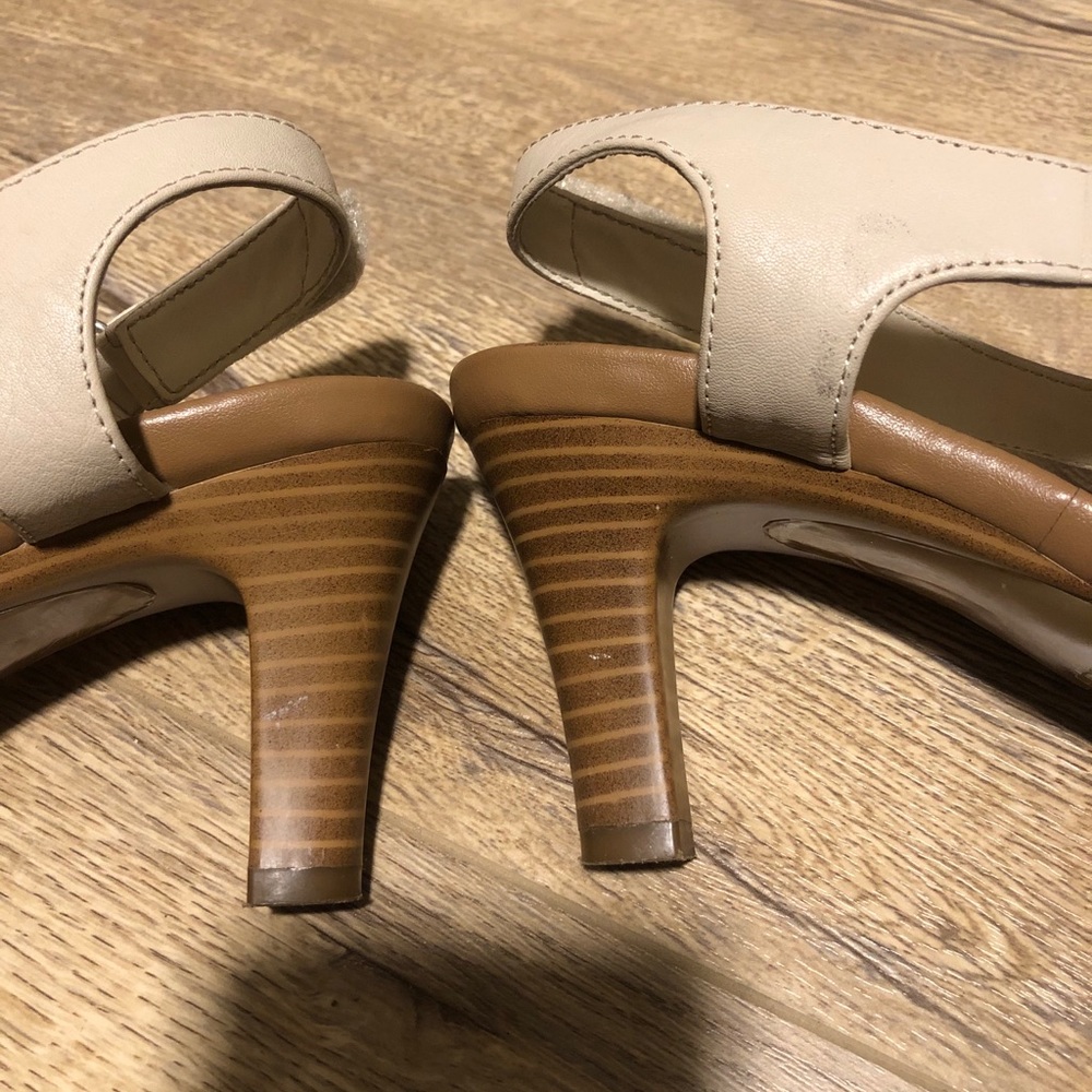 2 for $20 - EUC Strappy cream heeled sandals - Picture 8 of 9